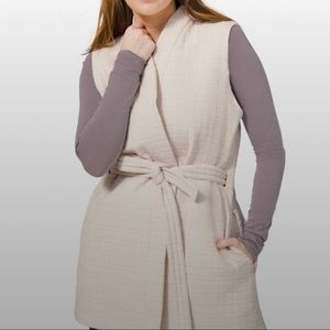 Lululemon serene travel vest